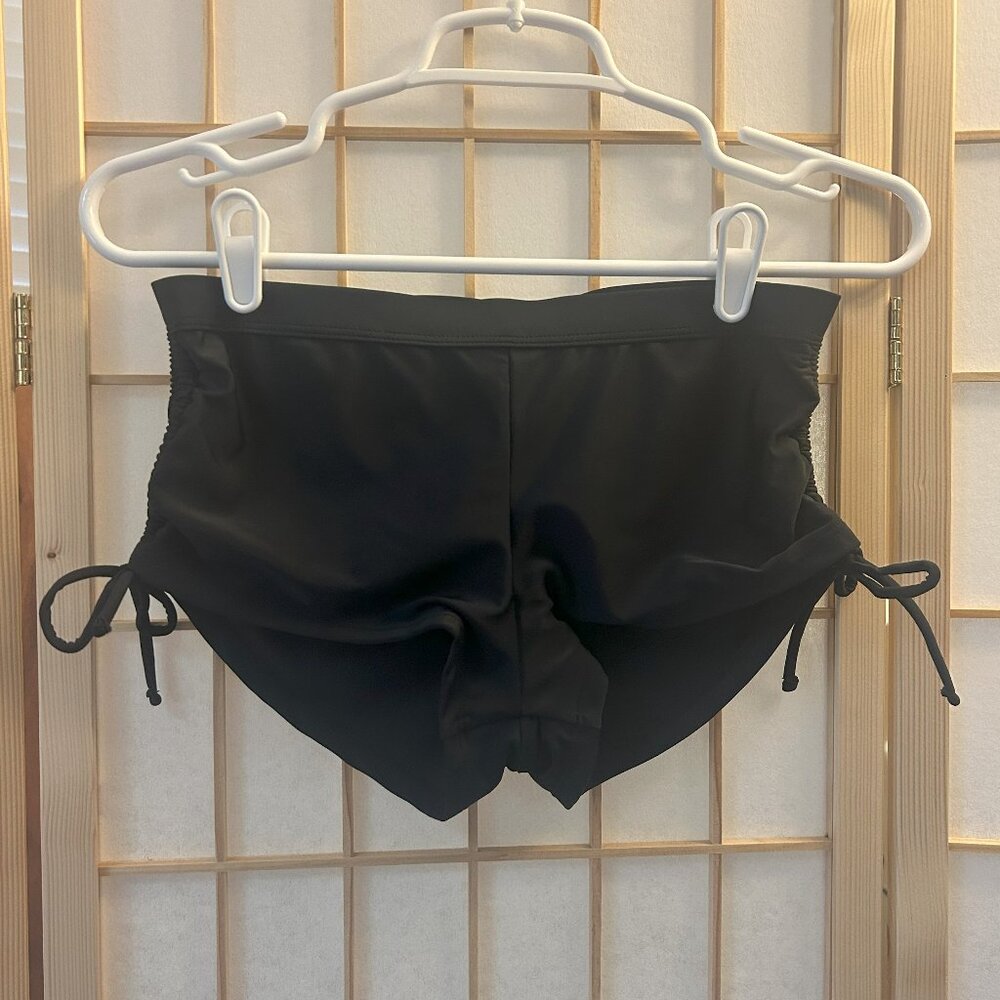 True Craft swim shorts women's size M - black, adjustable ruched sides, sexy!